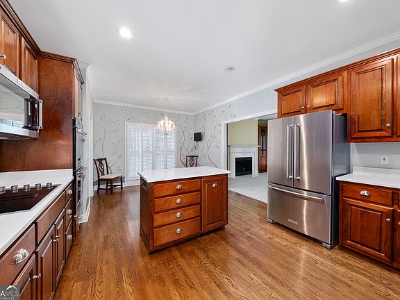 3rd image of 112 Covington Pl