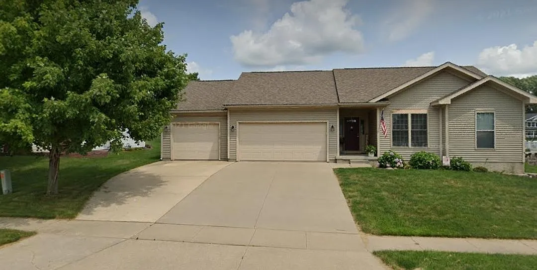 3 bed, 2142 sqft, $1,800 — Photo 1