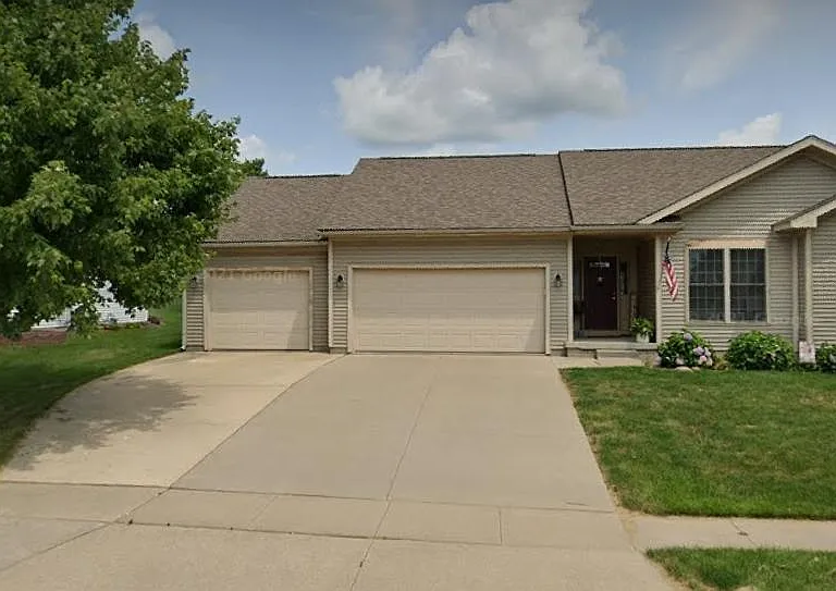 718 Boulder Dr — Photo 1
