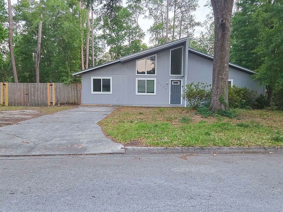 1st image of 2929 NW 43rd Ave
