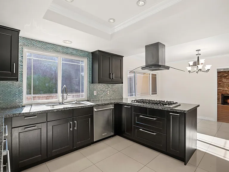 1210 Swarthmore Dr — Photo 15