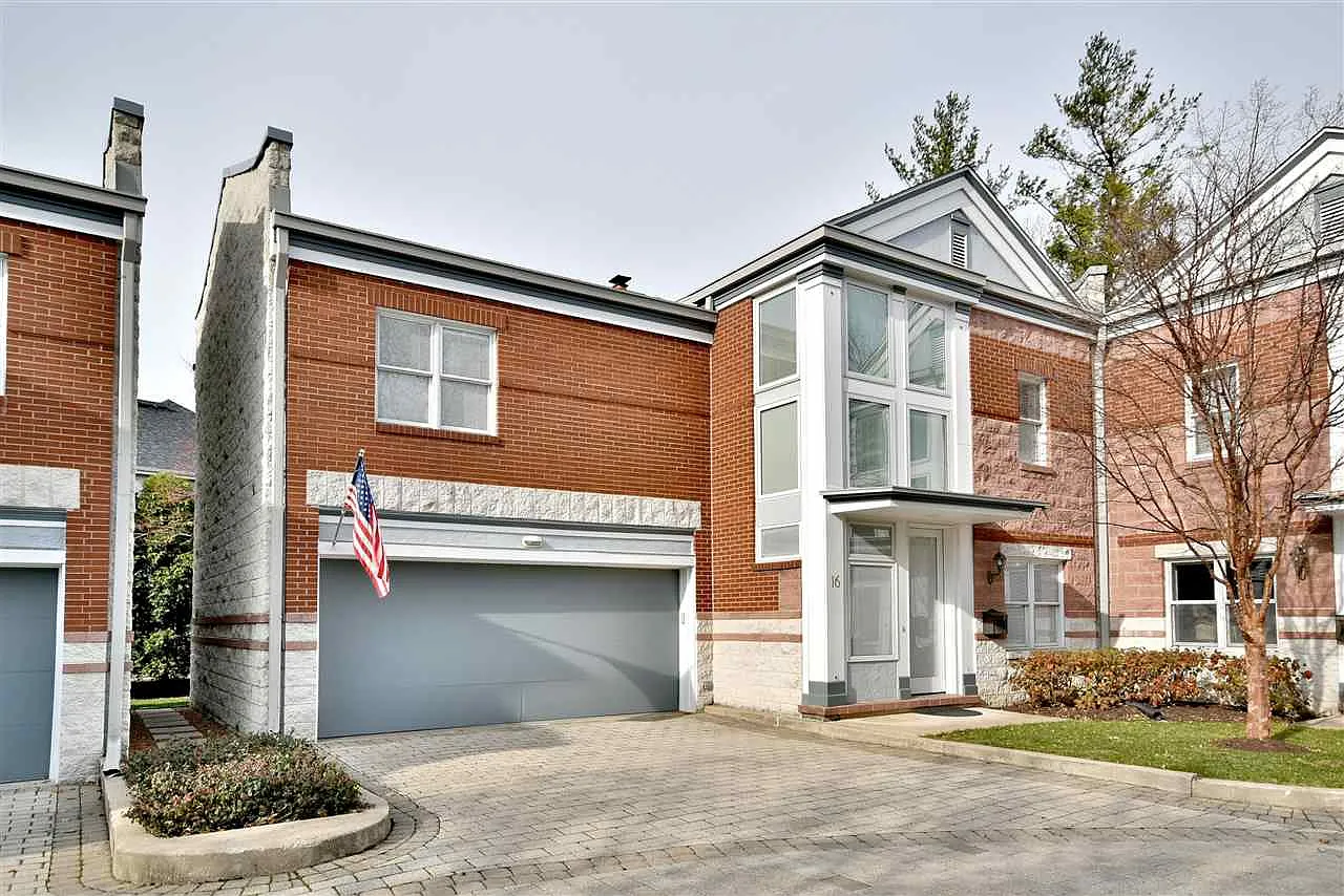 16 Manchester Ln photo 1