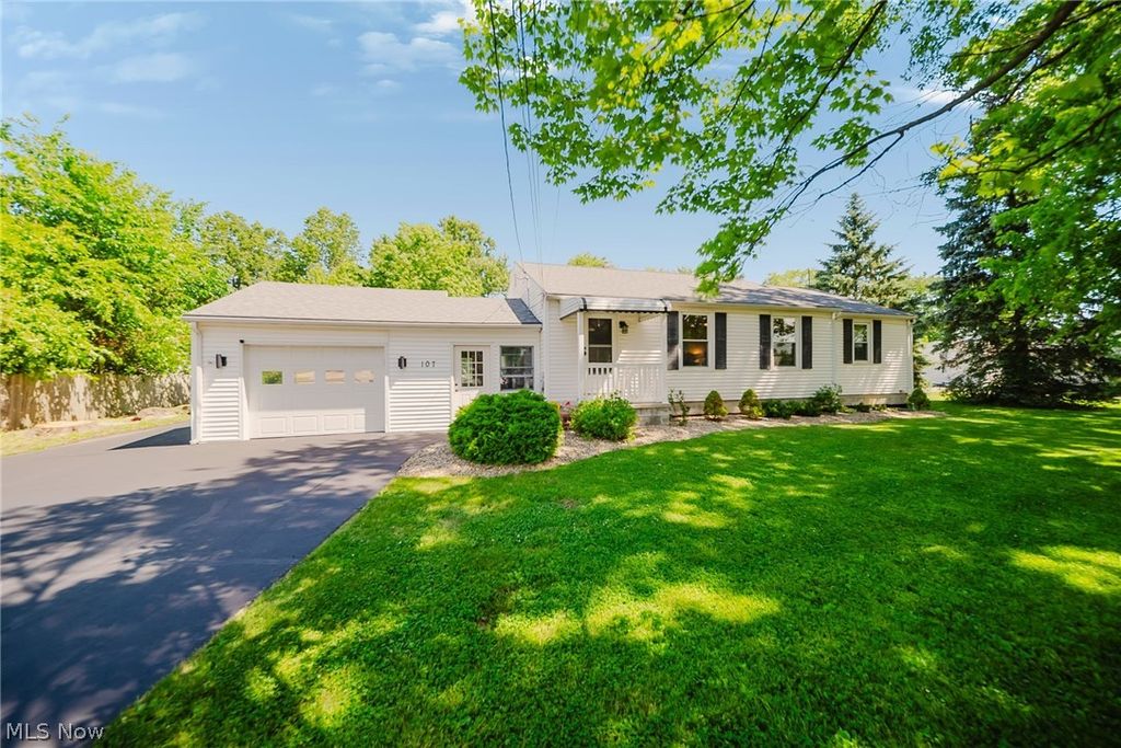 107 Cooper Foster Park Rd, Amherst, OH - View 3