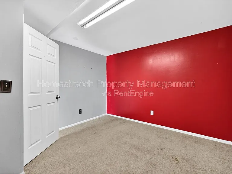 166 Royallprairie Ln — Photo 40
