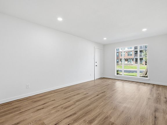 2nd image of 4816 Amesbury Dr APT 128