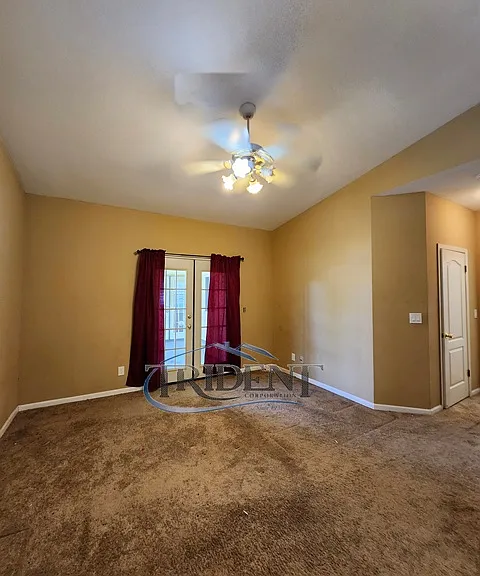 1105 Johnathan Dr — Photo 7