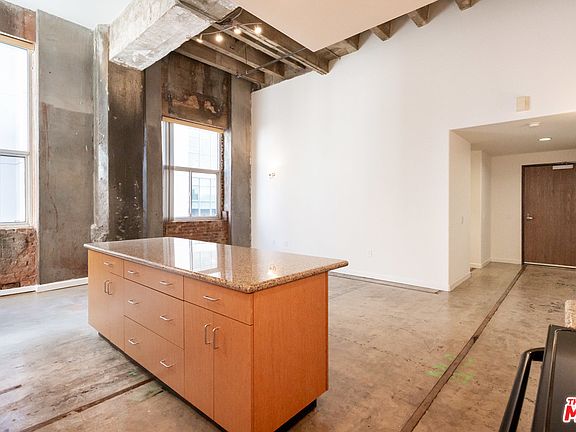 5th image of 711 S Olive St APT 401