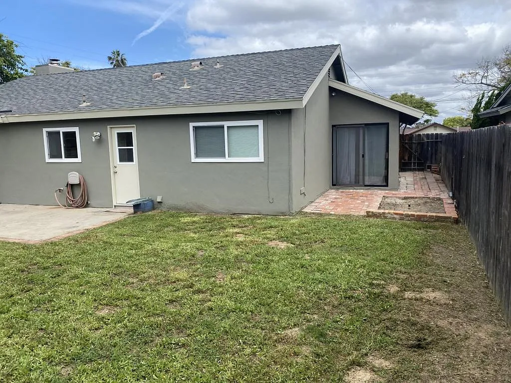 4911 Diane Pl — Photo 2