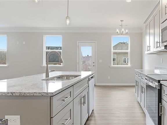 3rd image of 2960 Fareed St