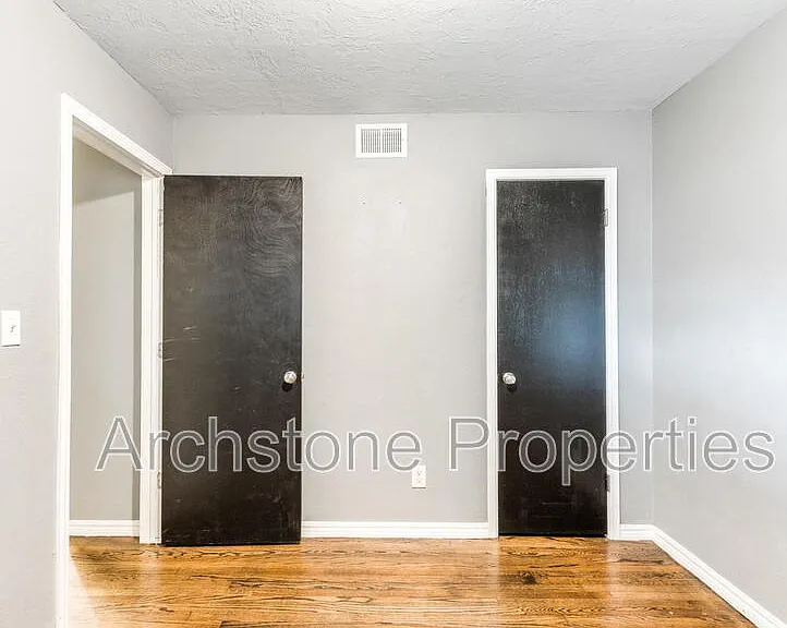 608 Holoway Dr — Photo 29