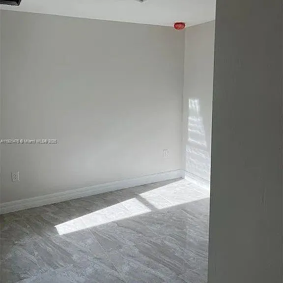 354-356 Bell Blvd S — Photo 7