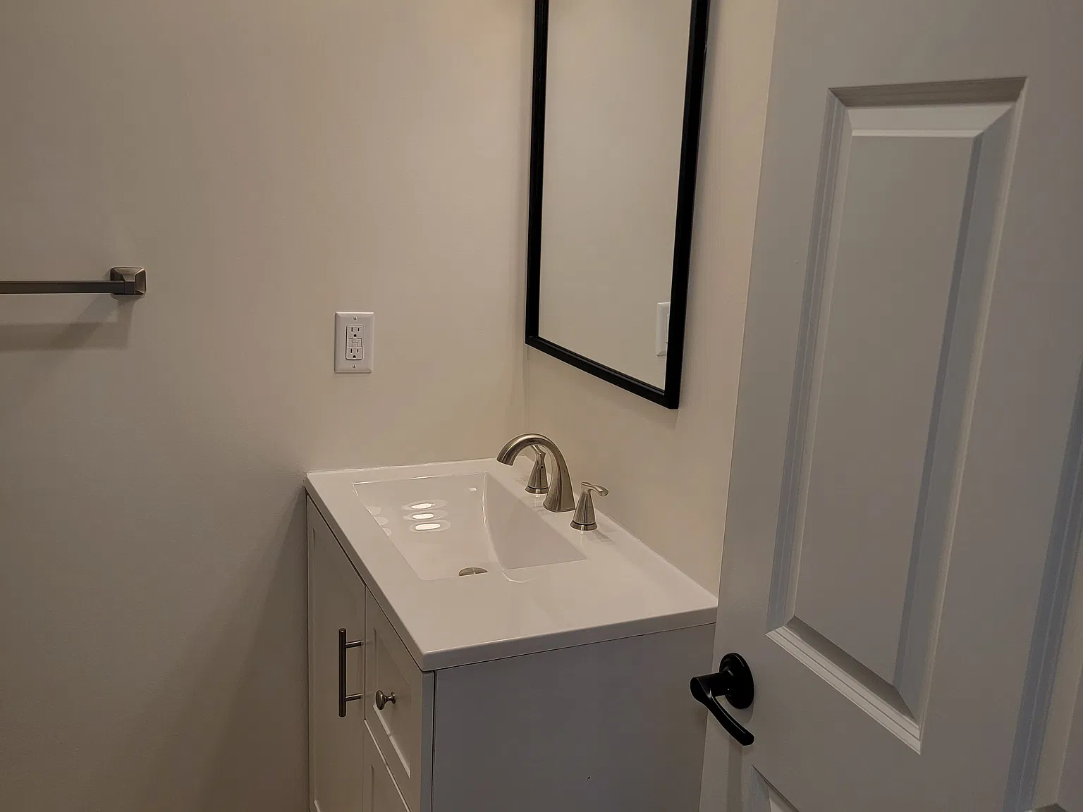 2 bed, 1200 sqft, $1,300 — Photo 4
