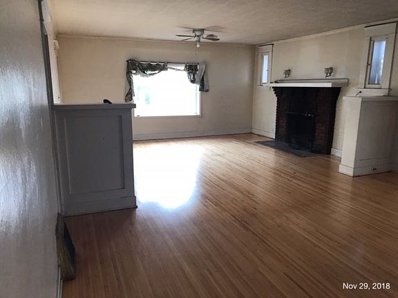 3rd image of 1928 W Spofford Ave