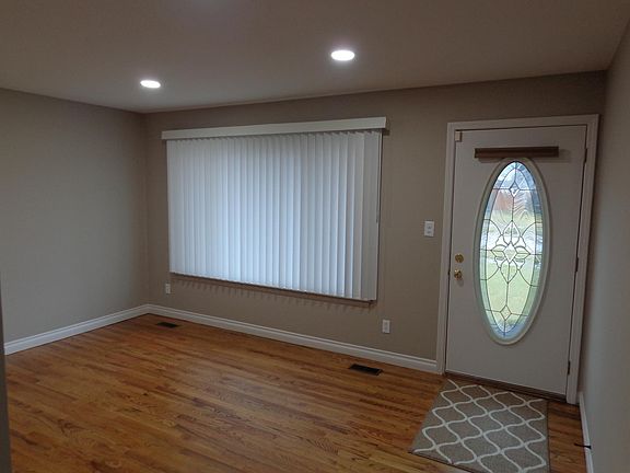 2nd image of 39673 Kingsbury Dr