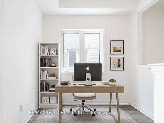 3rd image of 18 Haydrop Rd