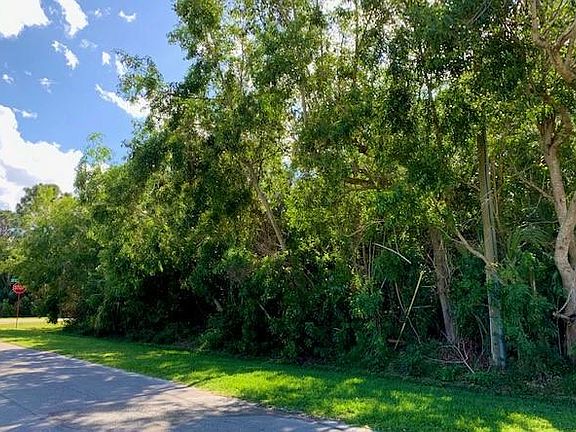 3rd image of 6898 NW Hogate Cir