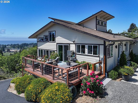 3rd image of 895 Marina Heights Rd