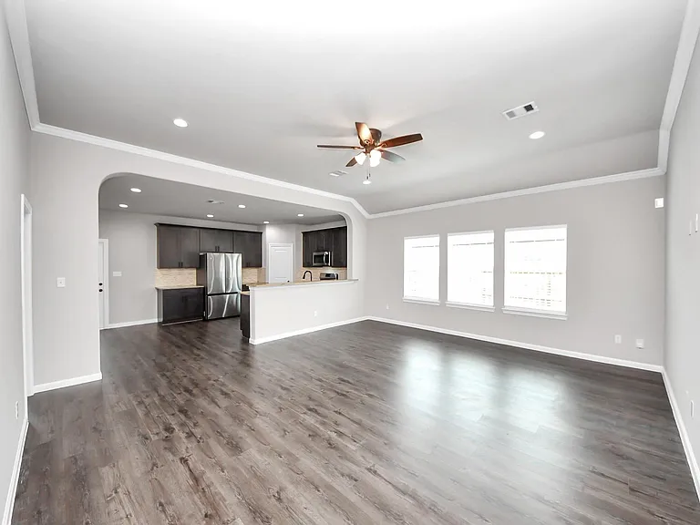 314 Carlos Leal Dr — Photo 6