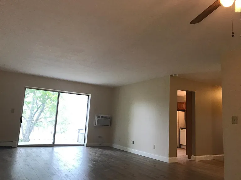 1301 S Finley Rd — Photo 4