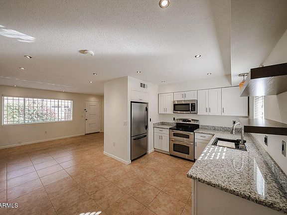 3rd image of 3326 W TANGERINE Lane W