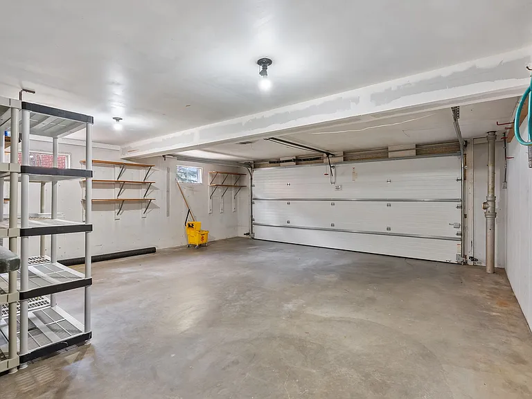 1000 Providence Rd — Photo 41