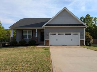 572 Forden Dr, Wellford, SC 29385