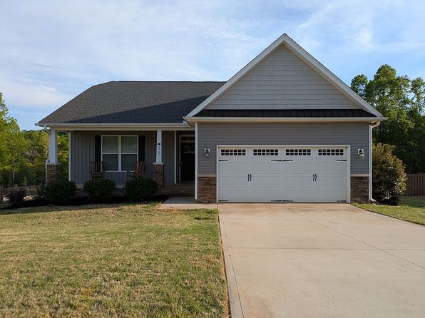 572 Forden Dr