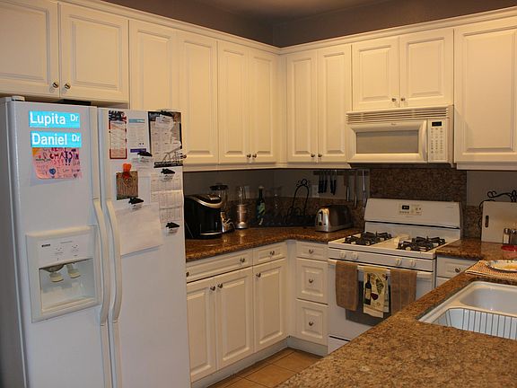 3rd image of 24033 Park Ln