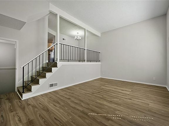5th image of 6521 E 128th St
