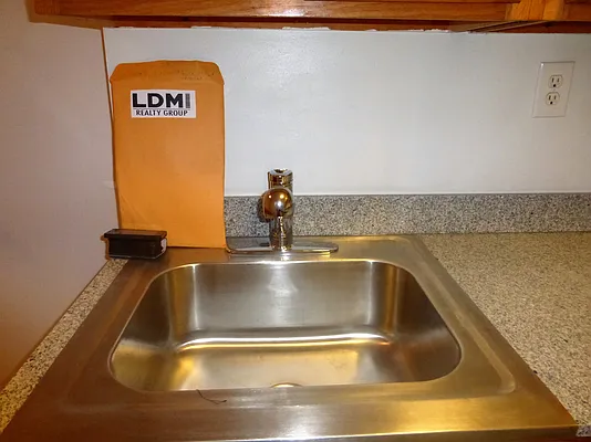 Rented by LDMI Realty Group LLC | media 25