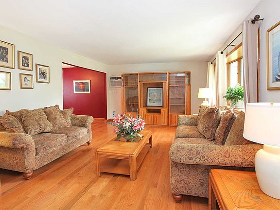 5th image of 4 Chalden Ct