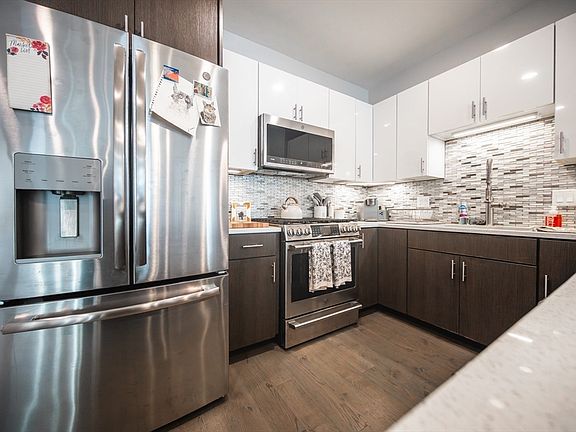 3rd image of 2 Cliveden St Unit 505E
