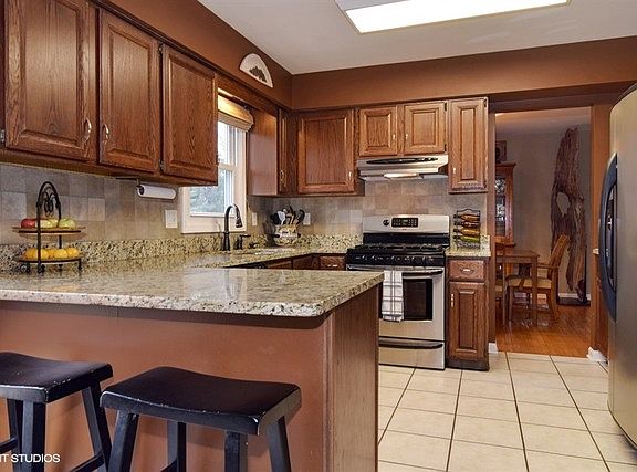 3rd image of 1445 Banbury Ave