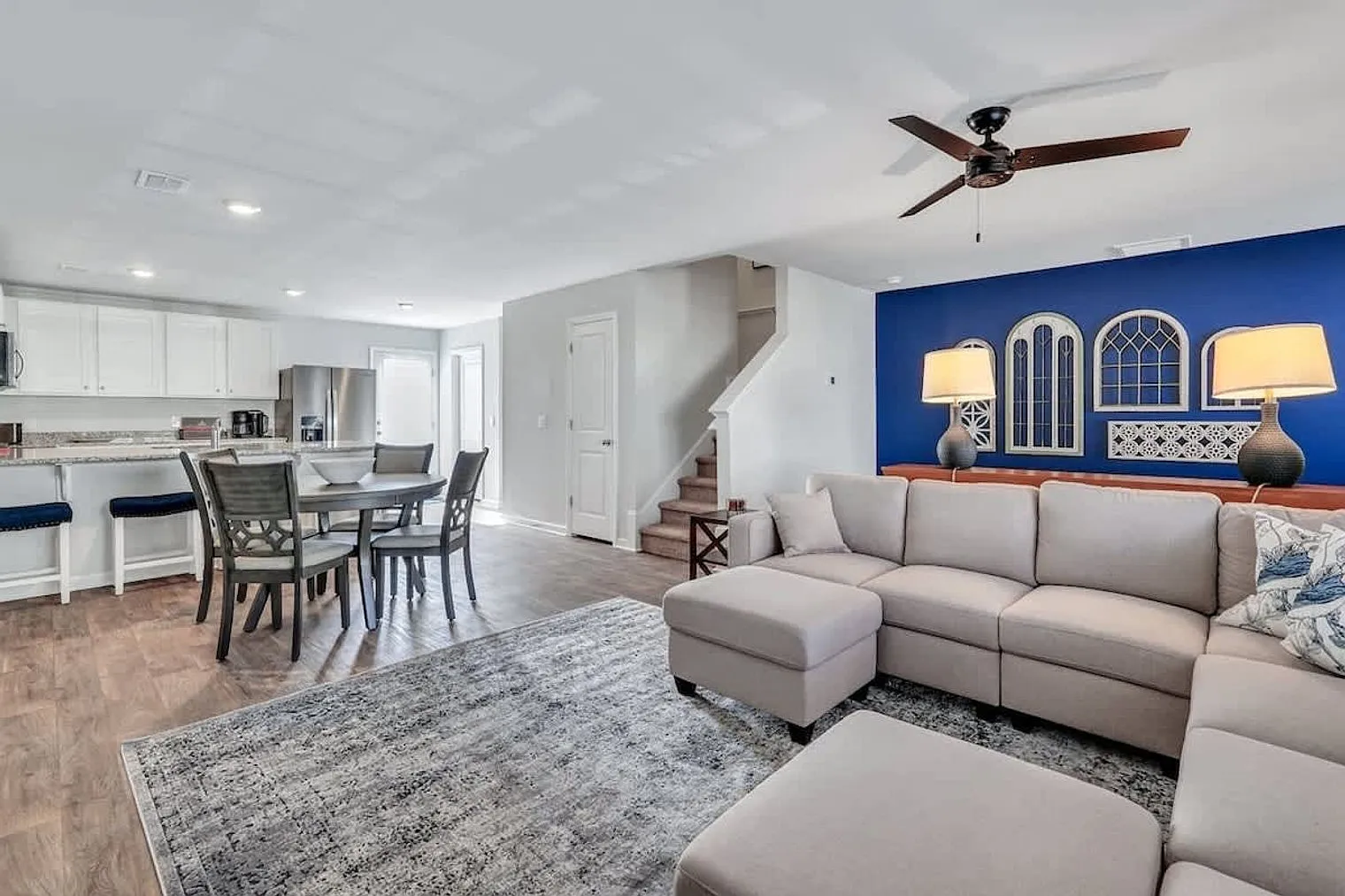 6 bed, 4.0 bath, 2906 sqft, $13,864 — Photo 1