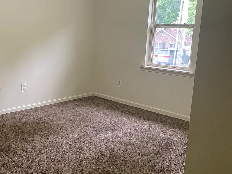 1233 Berdine Way — Photo 11