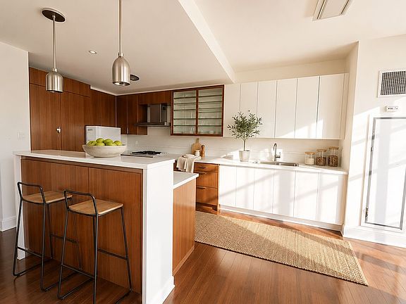4th image of 60 Riverside Blvd APT 2602
