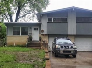 9214 W 83rd Ter, Overland Park, KS 66212