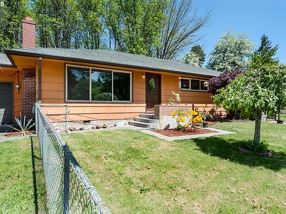 3rd image of 3508 NE Petticoat Ln