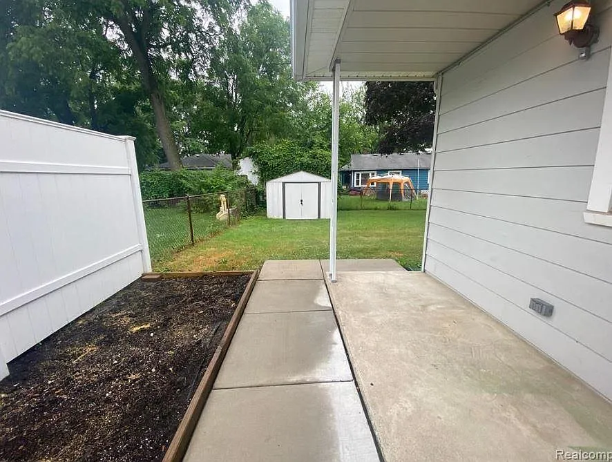 2812 Clayton Ct — Photo 2
