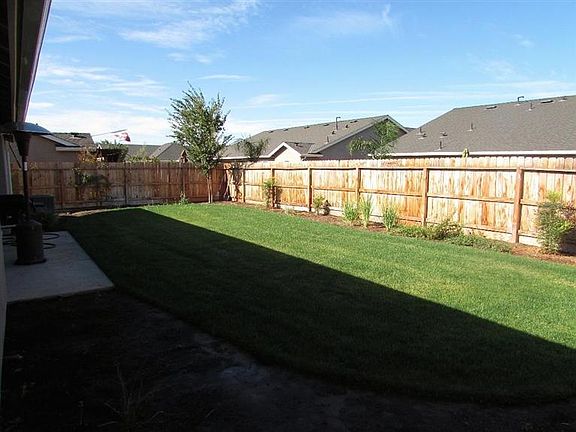 2nd image of 3035 N Apricot Ave