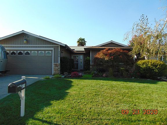2nd image of 8216 S Country Way