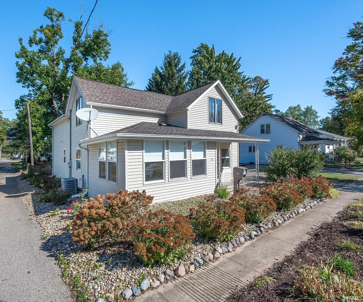1301 E Fort Wayne St photo 1
