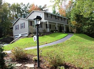 5 Sturbridge Ct, Clifton Park, NY 12065