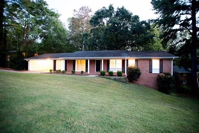 3036 Malvern Hill Dr photo 1