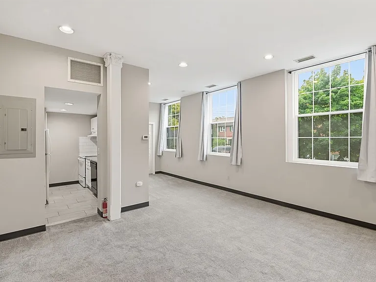21 Linden St #212 — Photo 9