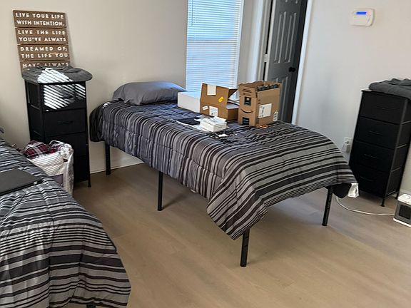 3rd image of 3241 Reid Ave