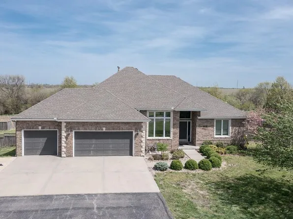 22594 155th St, Basehor, KS 66007