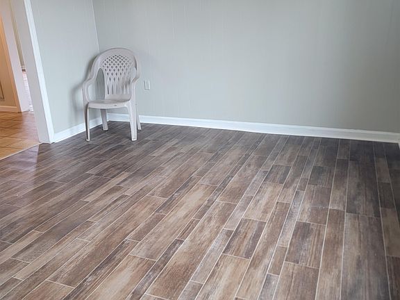 4th image of 536 Circle Hill Dr