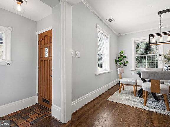 5th image of 1413 44th St NW