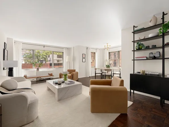 20 E 9th St #7V, New York, NY 10003